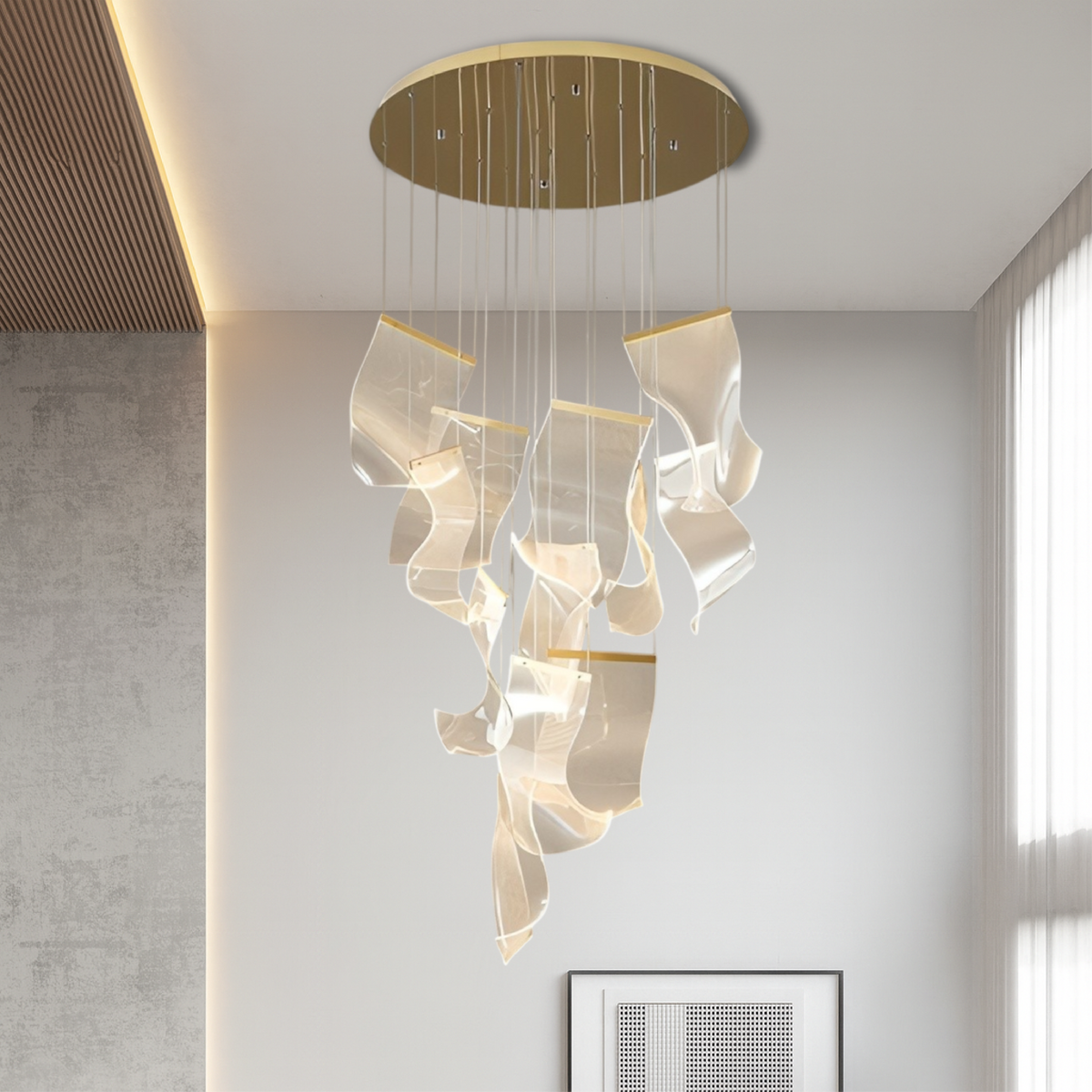 Lustre d'Escalier en Acrylique Doré - Design Contemporain et Éclat Radieux