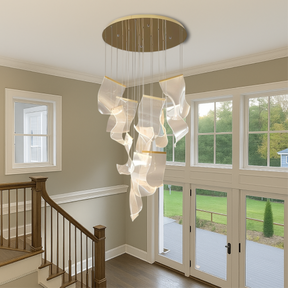 Lustre d'Escalier en Acrylique Doré - Design Contemporain et Éclat Radieux