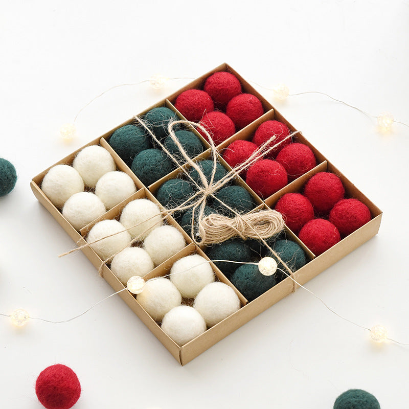 Boules de Neige en Feutre DIY - Décorations Hivernales et Créatives