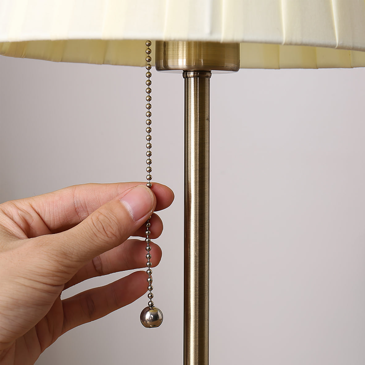 Lampe de Table Moderne en Métal - Éclairage Chaleureux et Style Élégant