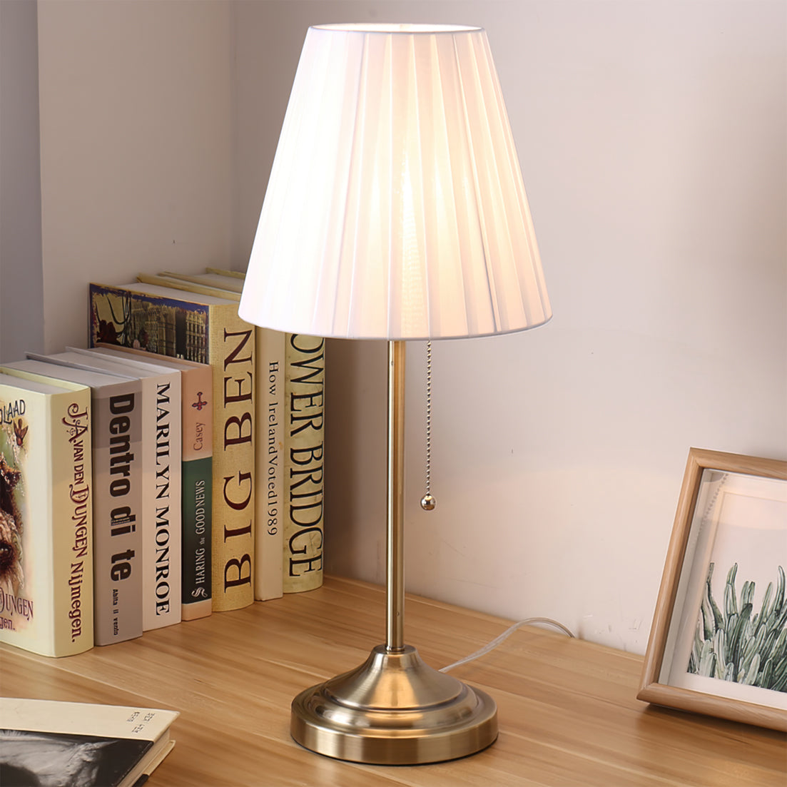 Lampe de Table Moderne en Métal - Éclairage Chaleureux et Style Élégant