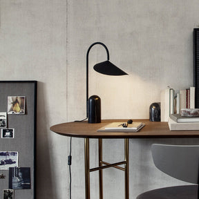 Lampe de Table Ajustable Contemporaine - Design Élégant en Marbre et Métal