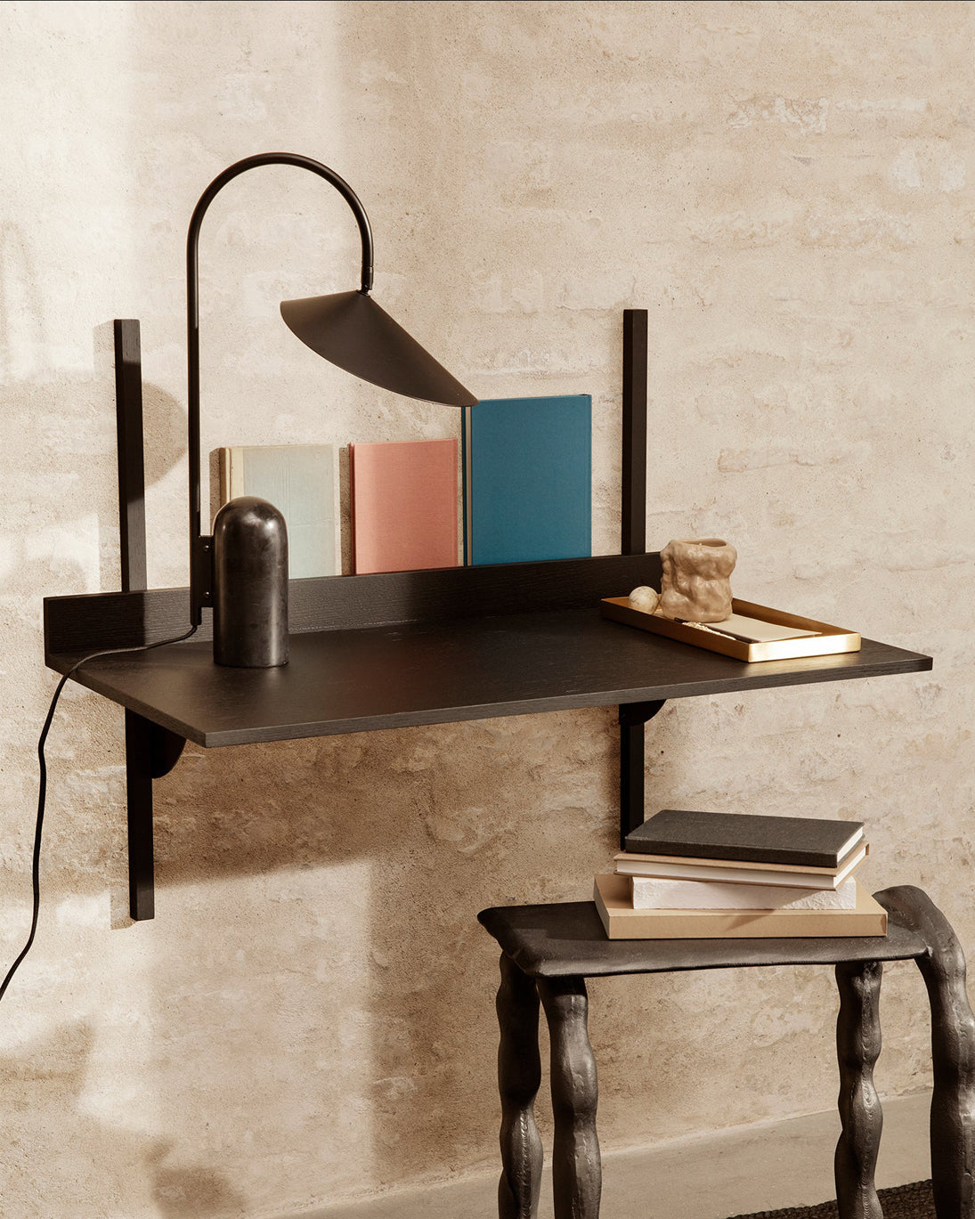Lampe de Table Ajustable Contemporaine - Design Élégant en Marbre et Métal