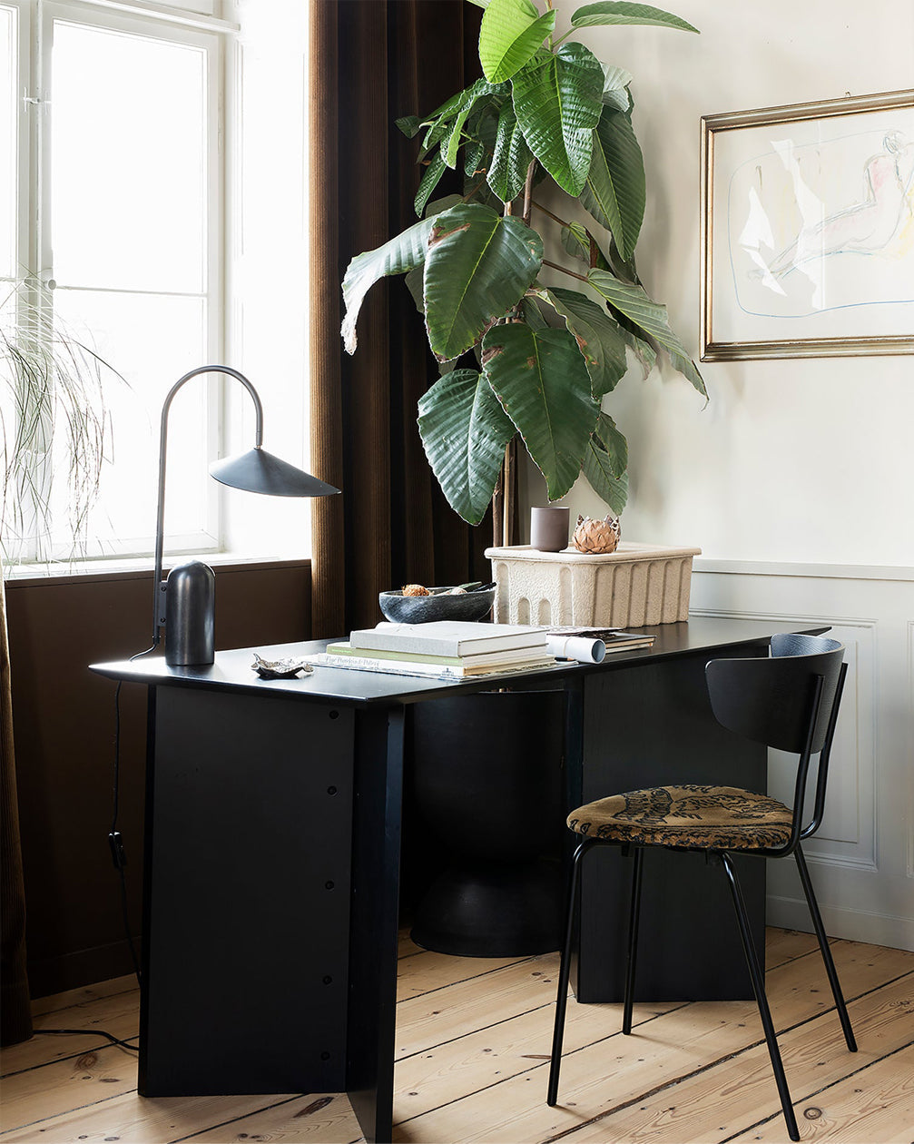 Lampe de Table Ajustable Contemporaine - Design Élégant en Marbre et Métal