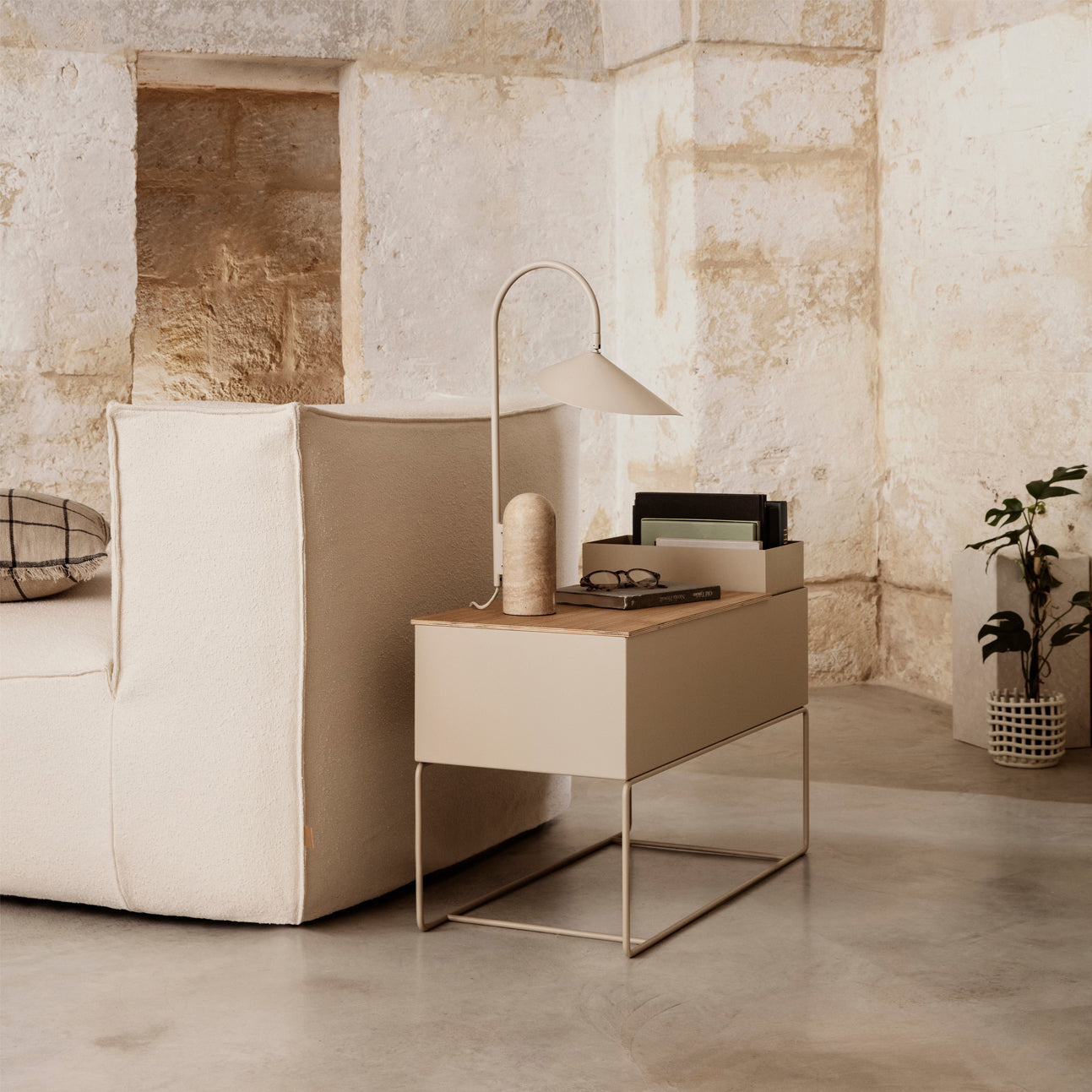 Lampe de Table Ajustable Contemporaine - Design Élégant en Marbre et Métal