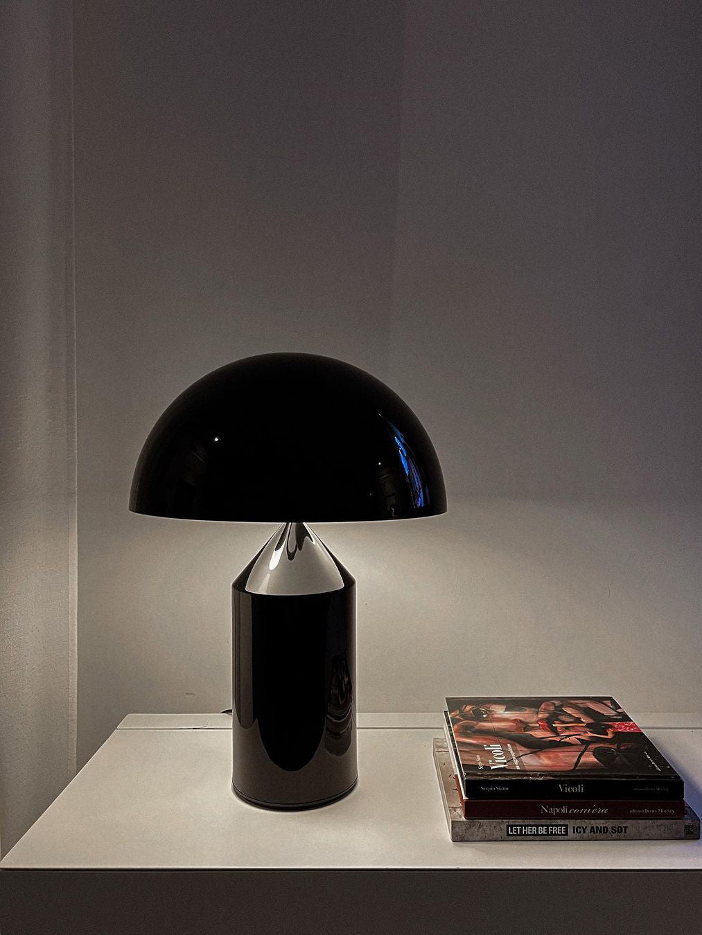 Lampe de Table Géométrique - Design Minimaliste et Économe en Énergie