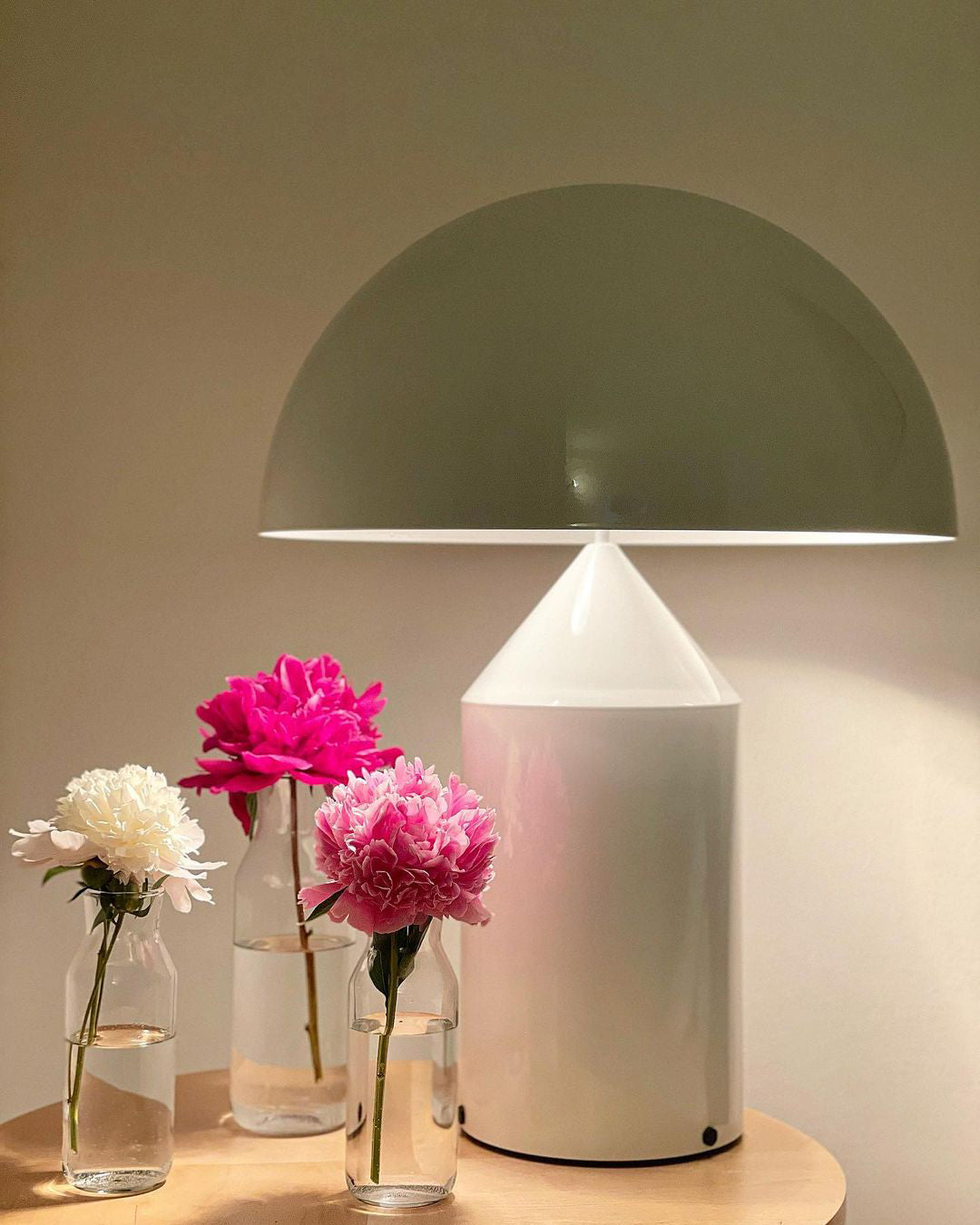 Lampe de Table Géométrique - Design Minimaliste et Économe en Énergie