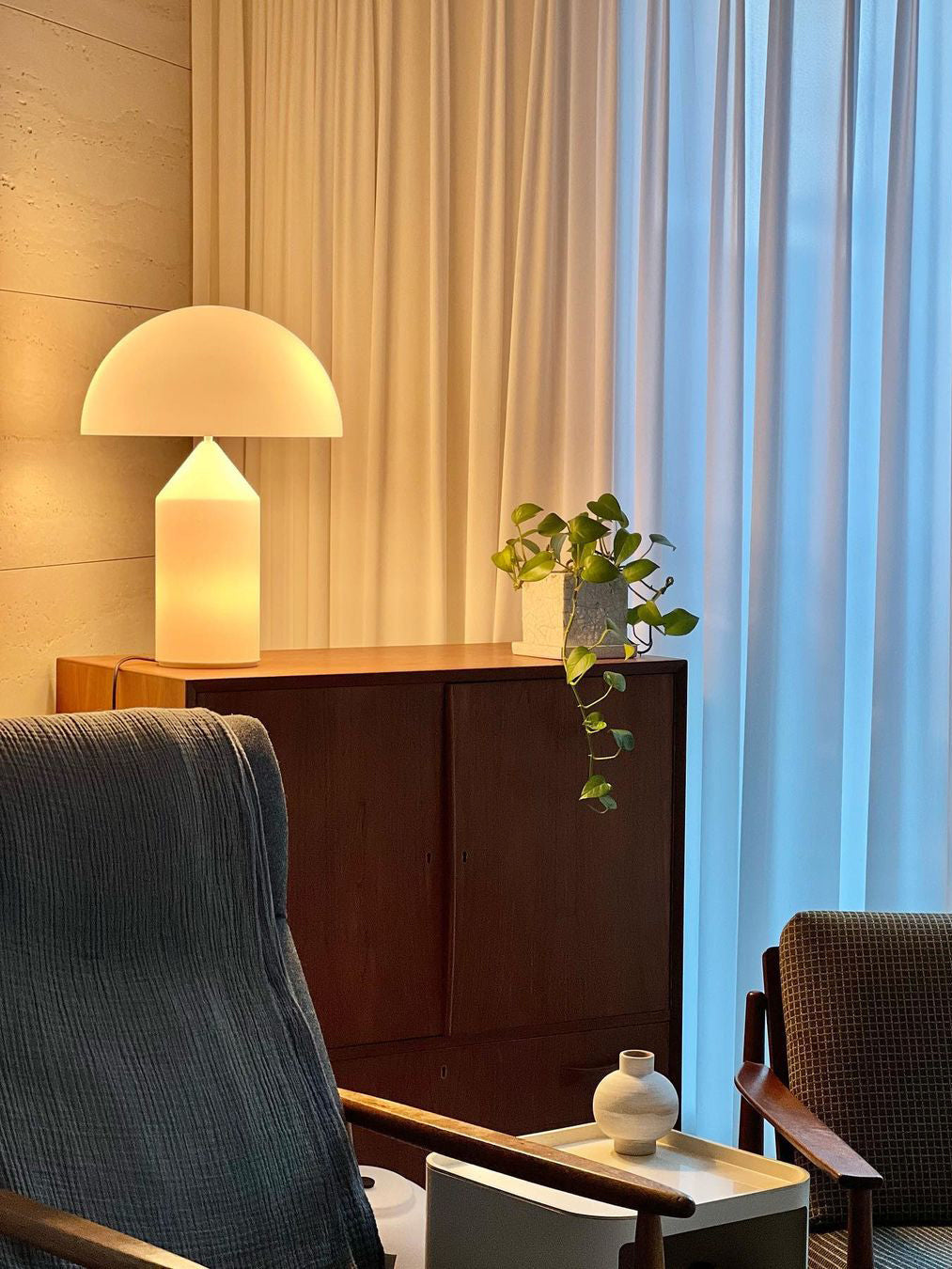 Lampe de Table Géométrique - Design Minimaliste et Économe en Énergie