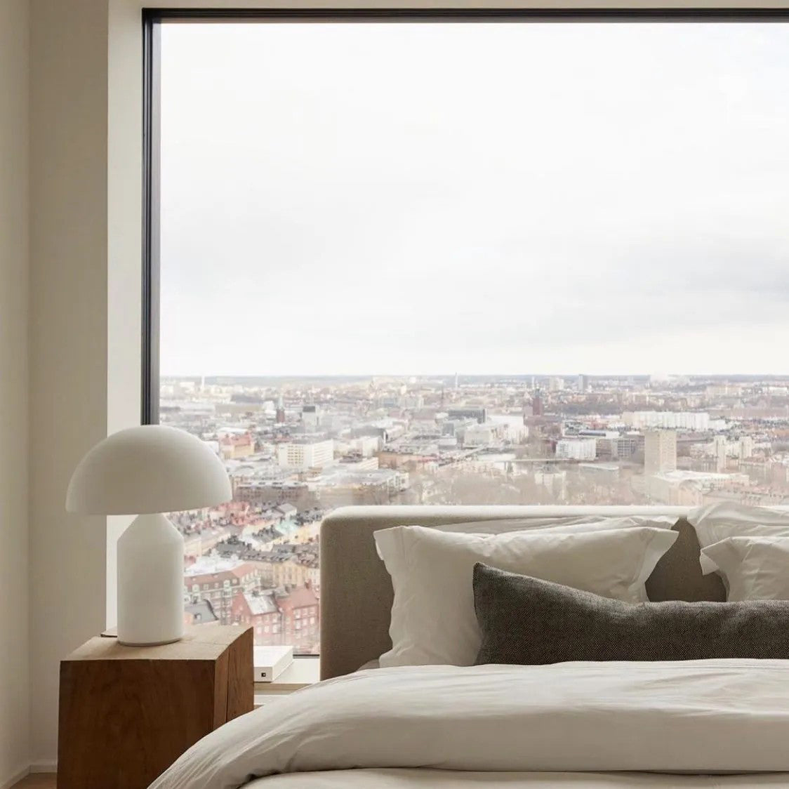 Lampe de Table Géométrique - Design Minimaliste et Économe en Énergie