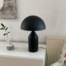 Lampe de Table Métallique Élégante - Design Sophistiqué et Fonctionnel