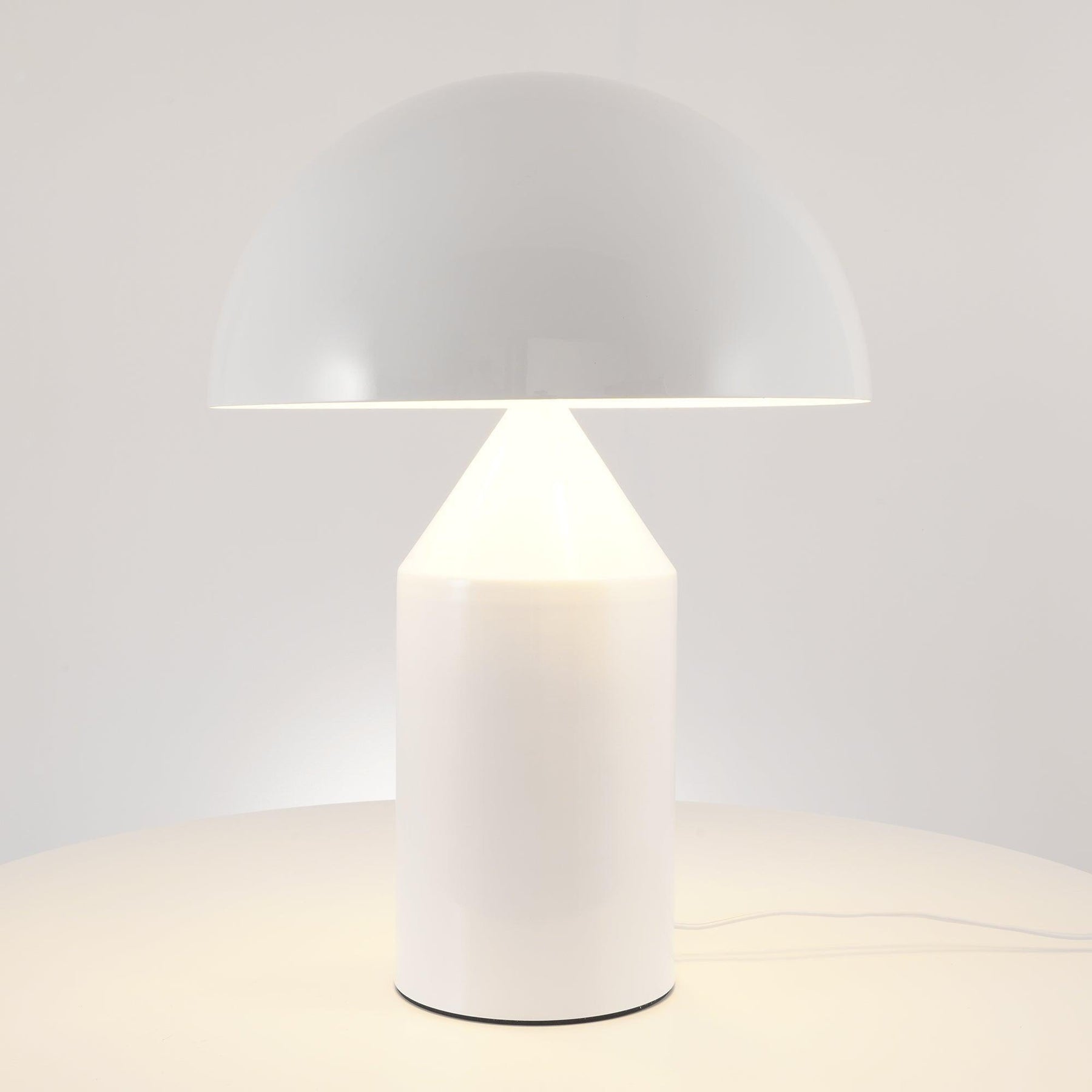 Lampe de Table Métallique Élégante - Design Sophistiqué et Fonctionnel