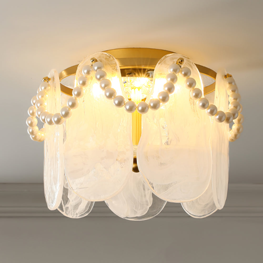 Lustre en Métal Doré avec Perles - Éclairage Élégant et Accueillant