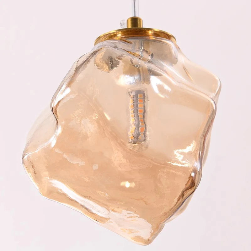Lustre d'Escalier Scandinave - Éclairage Sculptural et Élégant