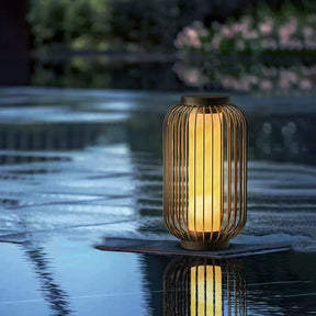 Lanterne Solaire de Jardin - Éclairage Écoresponsable et Élégant