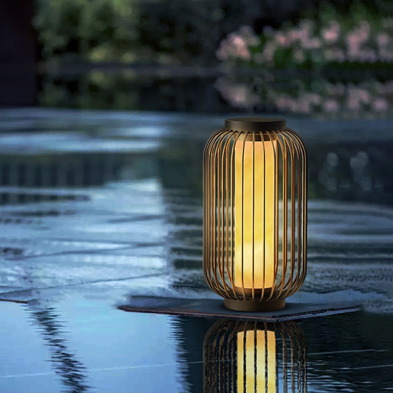 Lanterne Solaire de Jardin - Éclairage Écoresponsable et Élégant