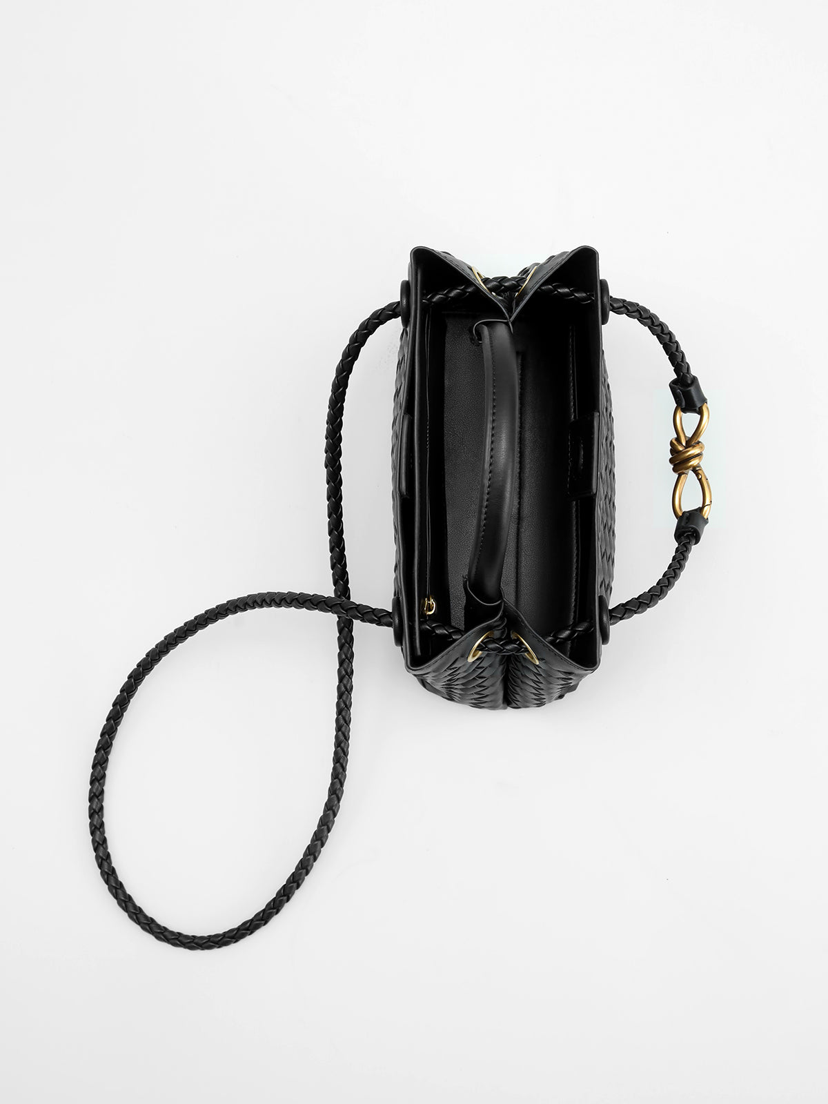 Sac à Main Noir pour Femme - Détail en Métal Torsadé Élégant
