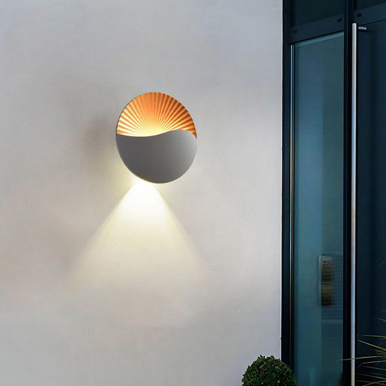 Lampe LED Extérieure Minimaliste - Éclairage Résistant aux Intempéries