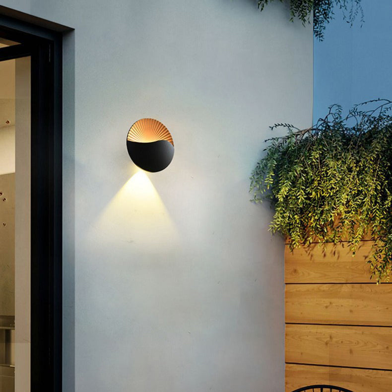 Lampe LED Extérieure Minimaliste - Éclairage Résistant aux Intempéries