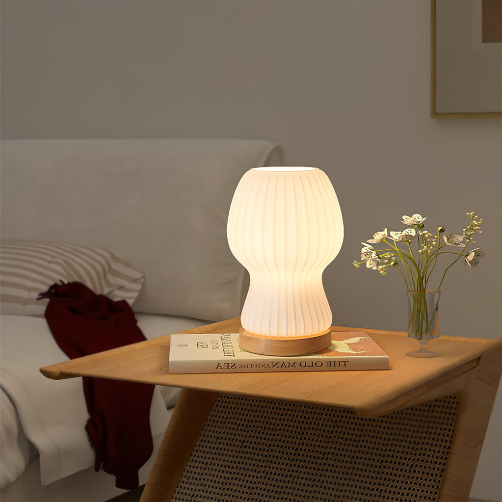 Lampe de Table en Verre Pliée - Élégance et Ambiance Chaleureuse
