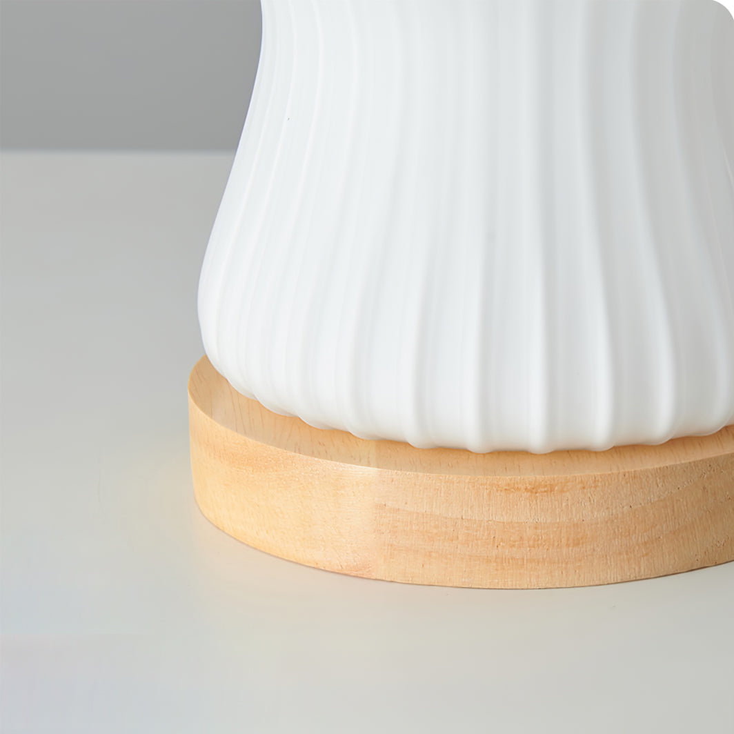 Lampe de Table en Verre Pliée - Élégance et Ambiance Chaleureuse
