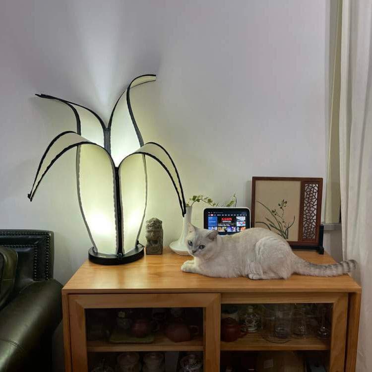 Lampe de Table en Forme de Banane - Design Ludique et Réglable