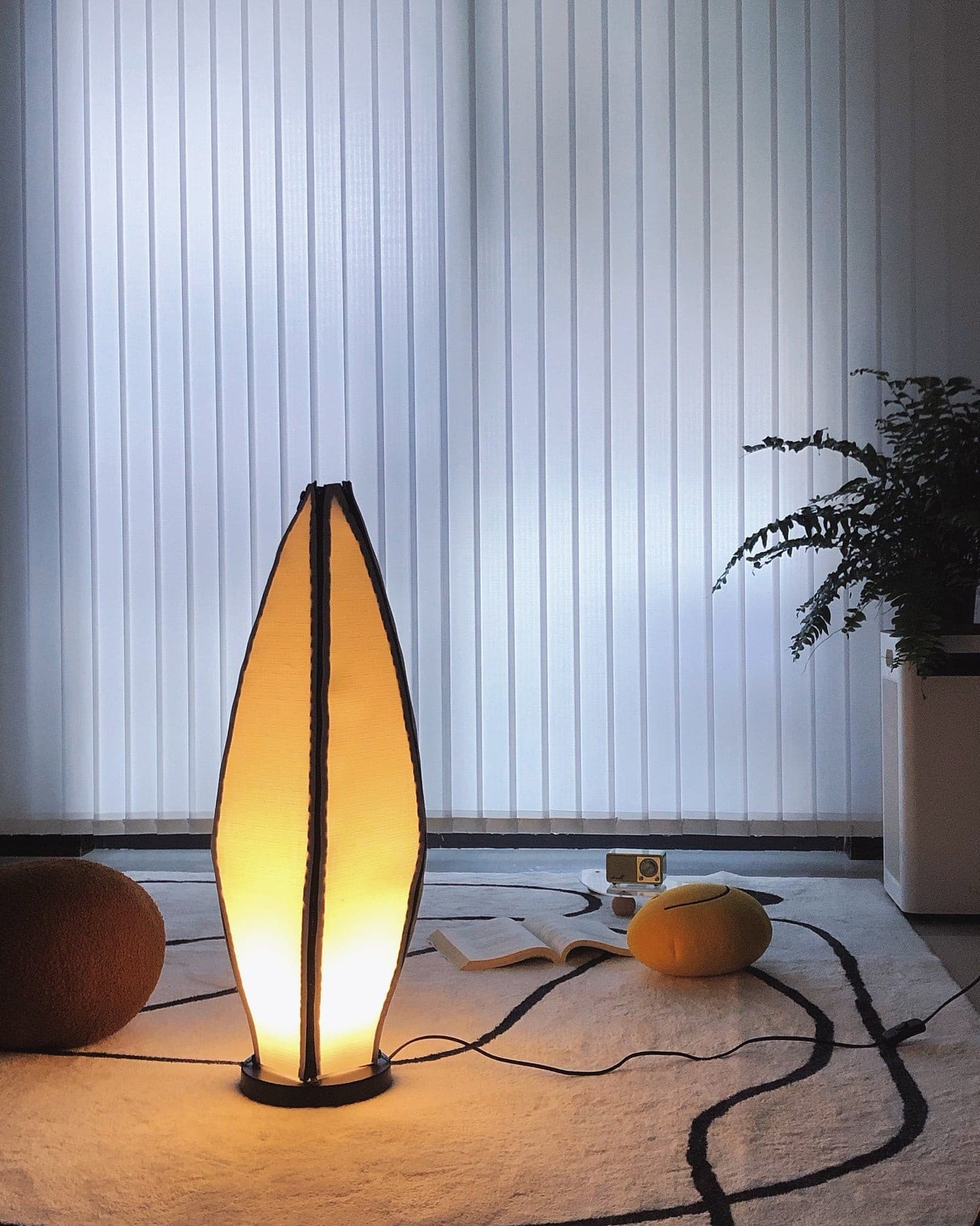 Lampe de Table en Forme de Banane - Design Ludique et Réglable