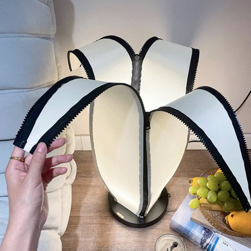 Lampe de Table en Forme de Banane - Design Ludique et Réglable