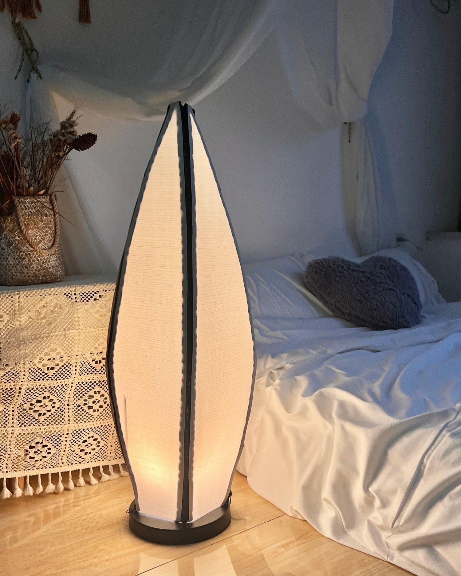 Lampe de Table en Forme de Banane - Design Ludique et Réglable