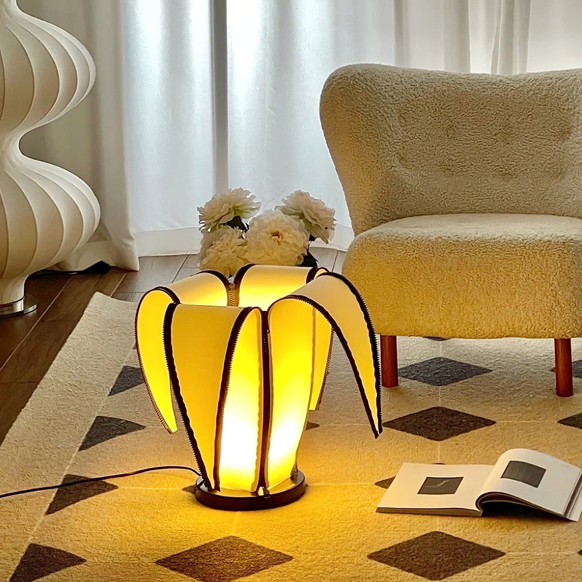 Lampe de Table en Forme de Banane - Design Ludique et Réglable