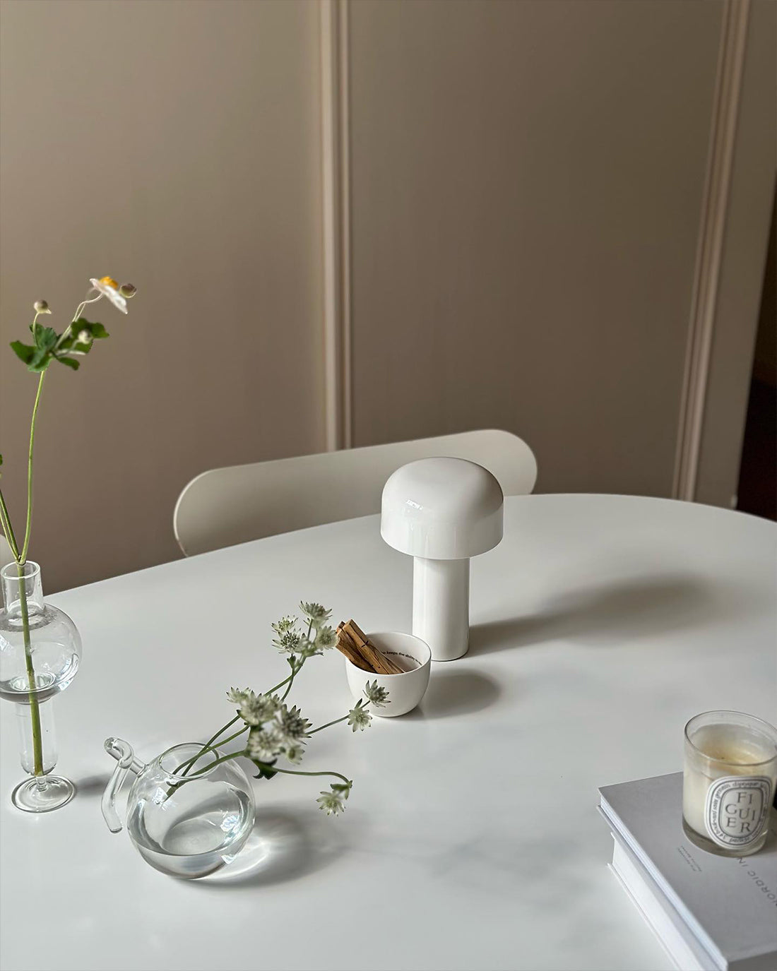 Lampe LED Rechargeable Portable - Design Élégant et Fonctionnel