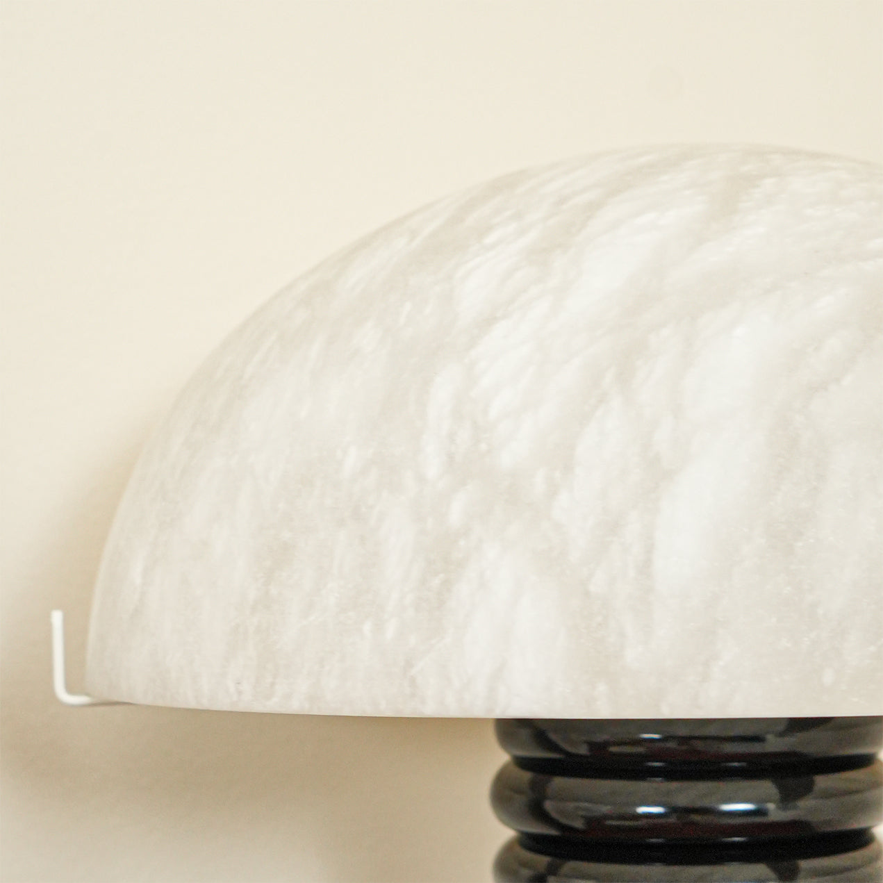 Lampe de Table Ambiante en Alabastre - Élégance et Design Sophistiqué