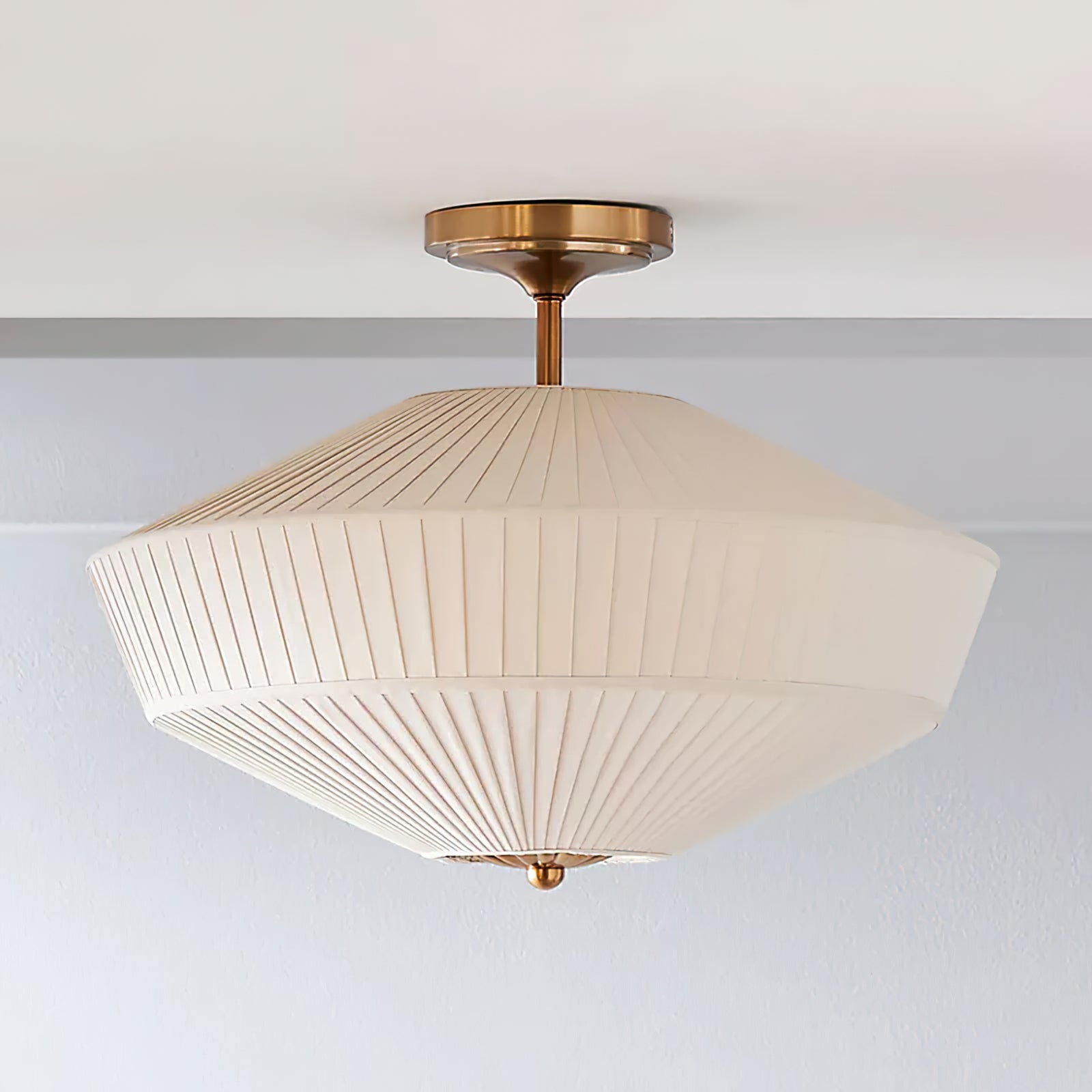 Lumière de Plafond Élégante - Éclairage Doux et Raffiné pour Intérieurs