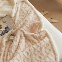 Couverture d'Hiver en Laine d'Agneau - Douceur et Chaleur Exceptionnelles