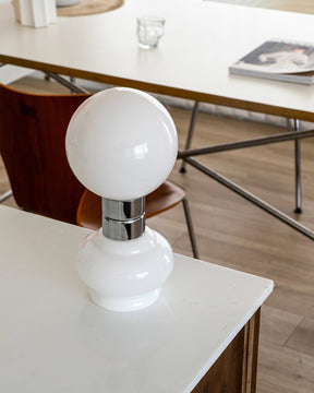 Lampe en Verre Blanc Élégante - Design Moderne et Durable
