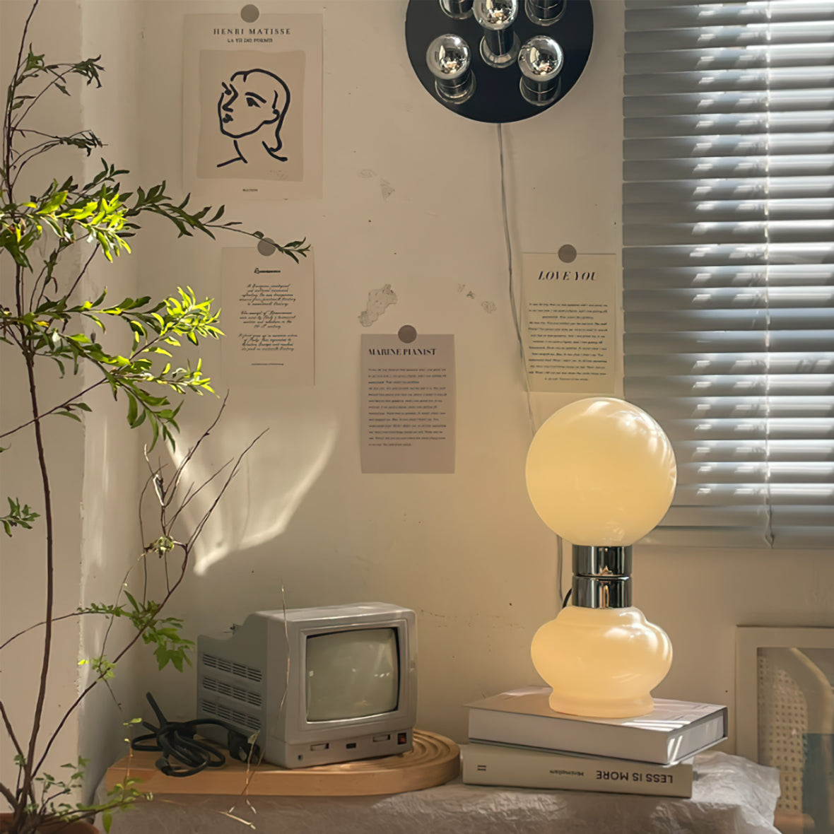 Lampe en Verre Blanc Élégante - Design Moderne et Durable