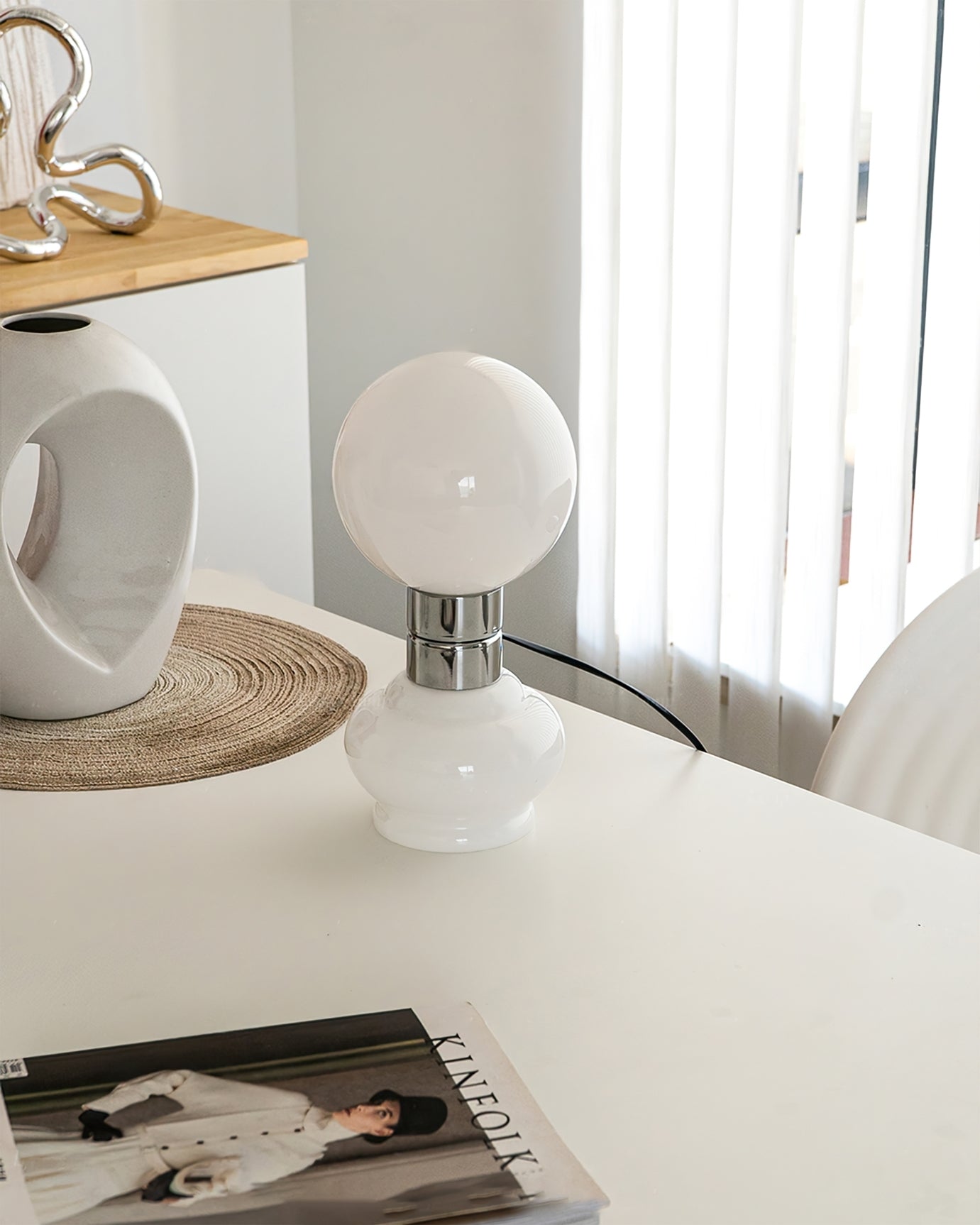 Lampe en Verre Blanc Élégante - Design Moderne et Durable