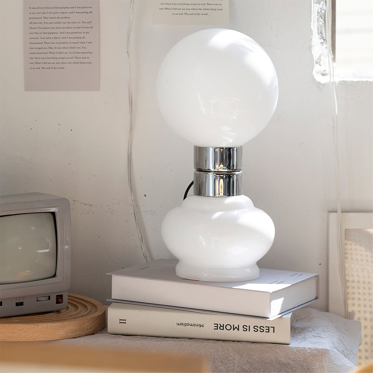 Lampe en Verre Blanc Élégante - Design Moderne et Durable