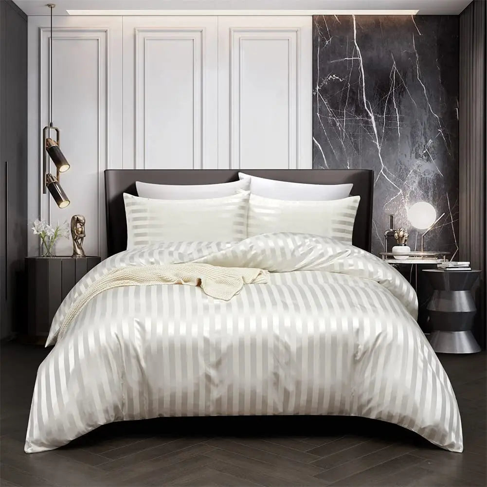 Ensemble de Lit en Satin Noir - Glamour et Confort pour Votre Chambre