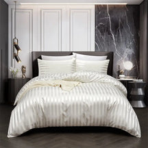 Ensemble de Lit en Satin Noir - Glamour et Confort pour Votre Chambre