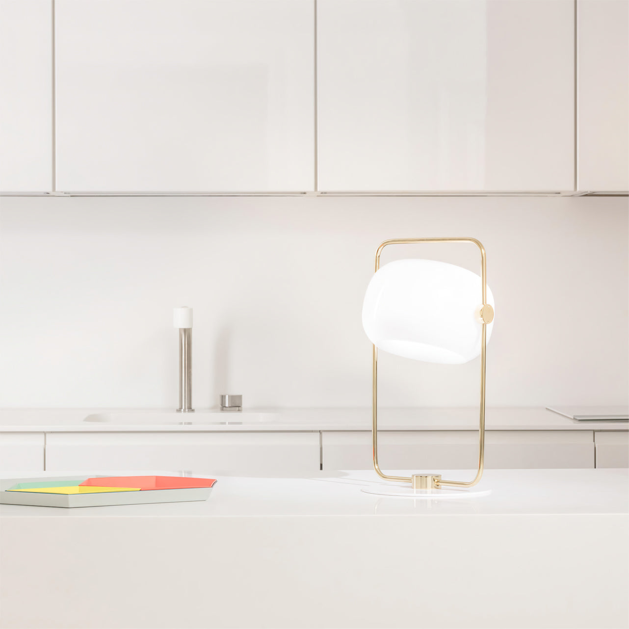 Lampe de Table en Verre Élégante - Design Minimaliste et Matériaux Premium