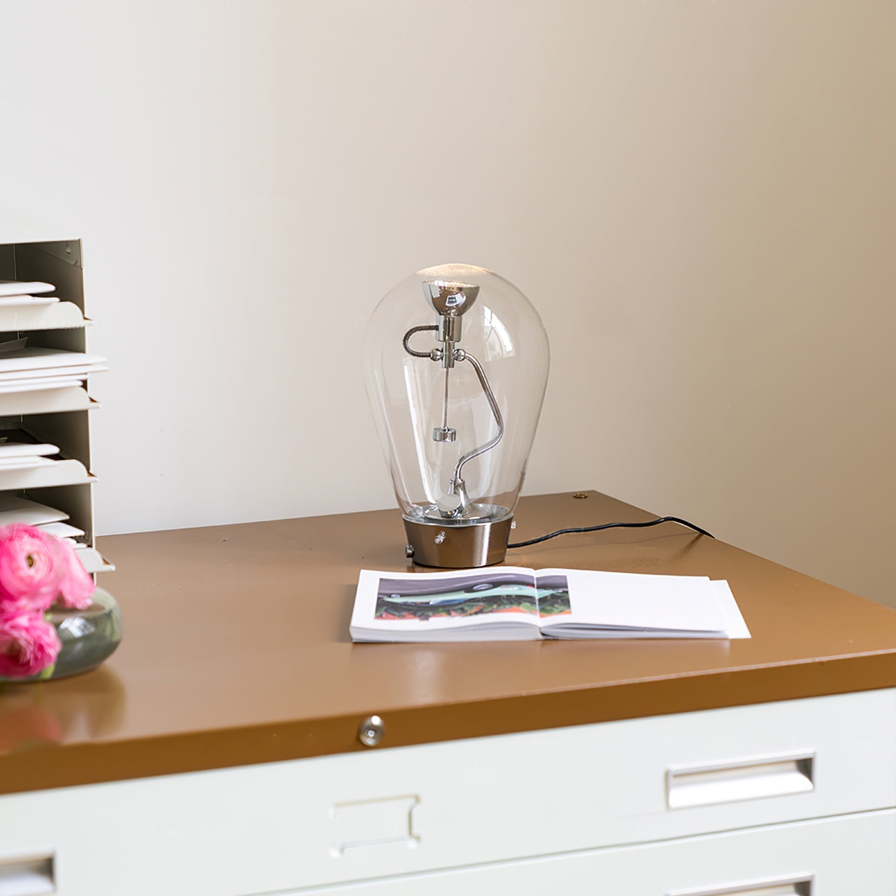 Lampe de Table Élégante en Verre - Design Contemporain et Économie d'Énergie