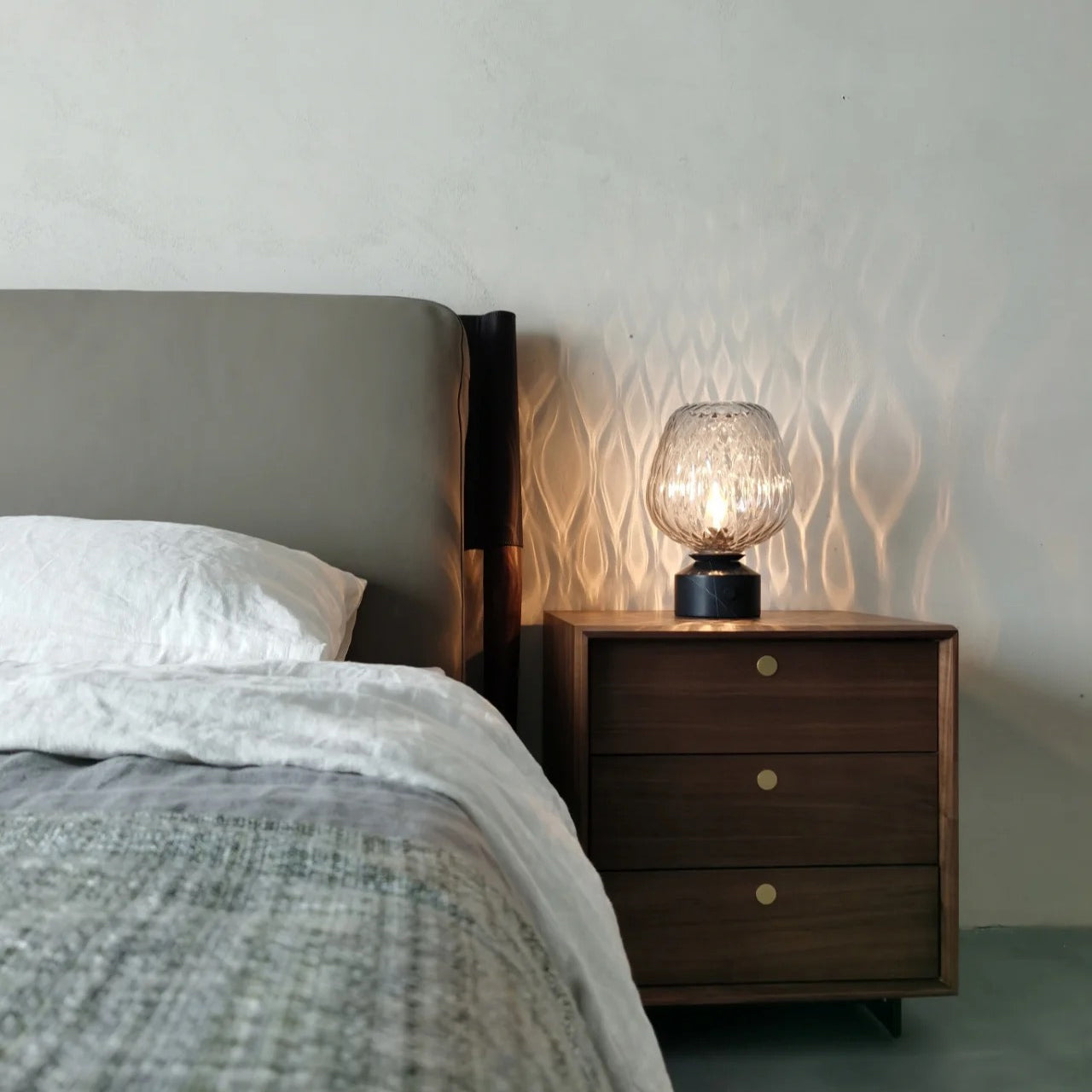 Lampe de Table Moderne en Verre - Abat-jour Élégant et Lumière Ambiante