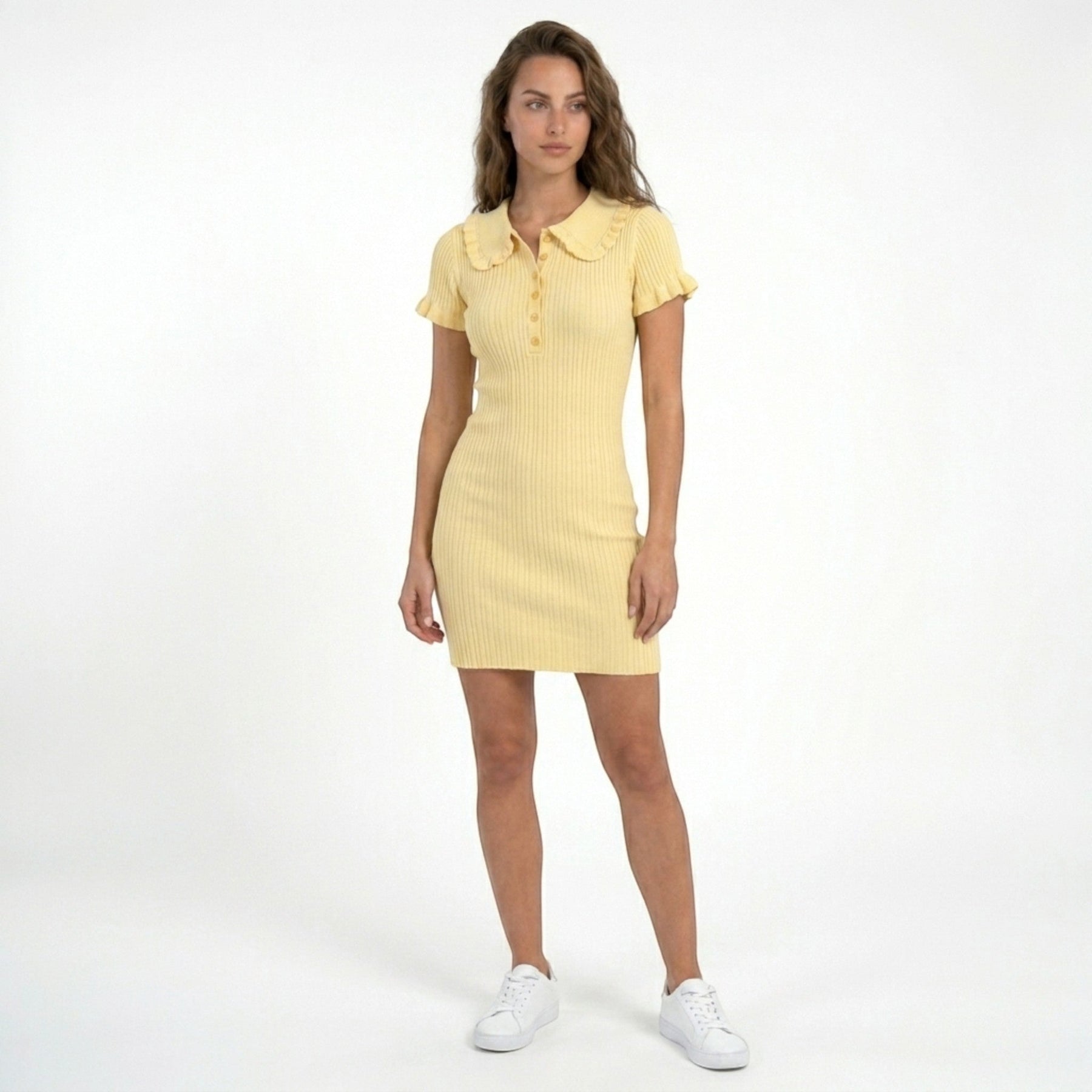 Robe mini bodycon en maille côtelée col boutonné festonné élégante femme