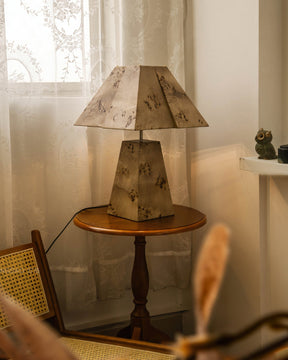 Lampe de Table en Bois Naturel - Design Géométrique et Éclairage Chaleureux