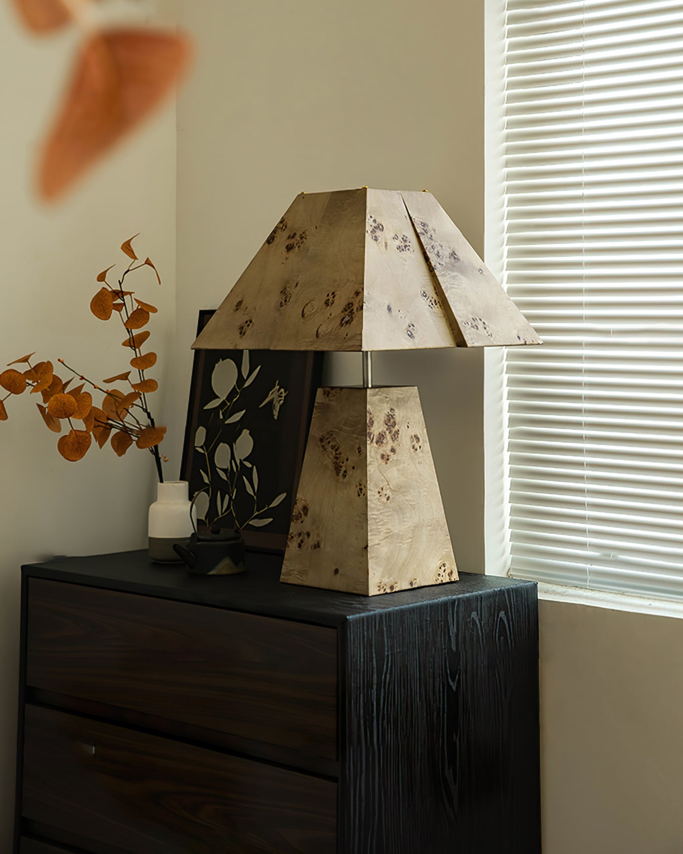 Lampe de Table en Bois Naturel - Design Géométrique et Éclairage Chaleureux