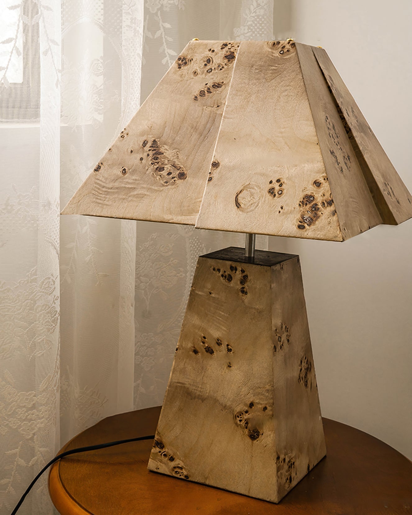 Lampe de Table en Bois Naturel - Design Géométrique et Éclairage Chaleureux