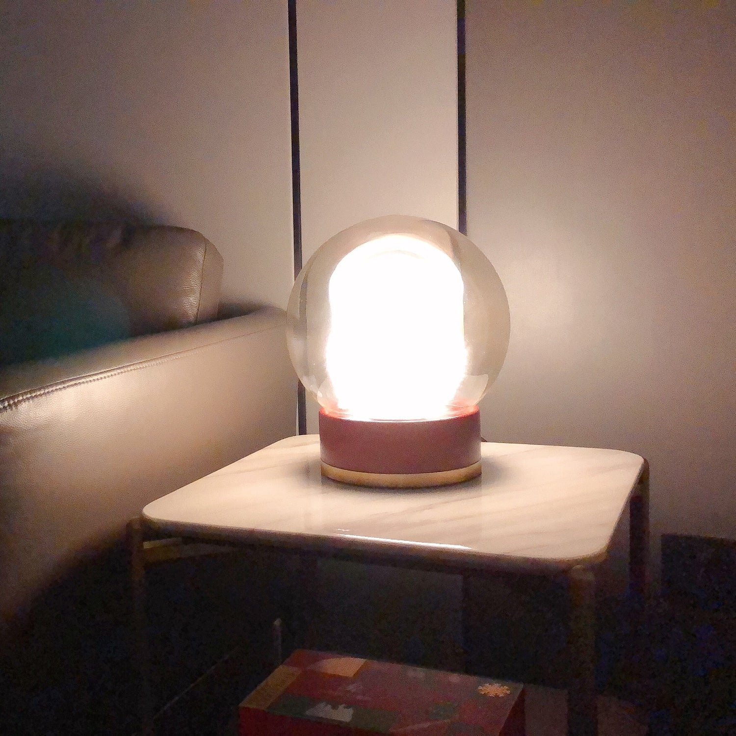 Lampe de Table Géométrique - Lumière Chaude et Accueillante