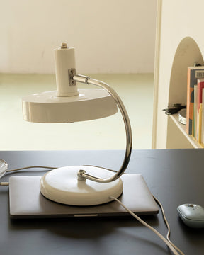 Lampe de Bureau Moderne et Élégante - Éclairage Fiable et Atmosphère Accueillante