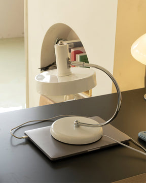 Lampe de Bureau Moderne et Élégante - Éclairage Fiable et Atmosphère Accueillante