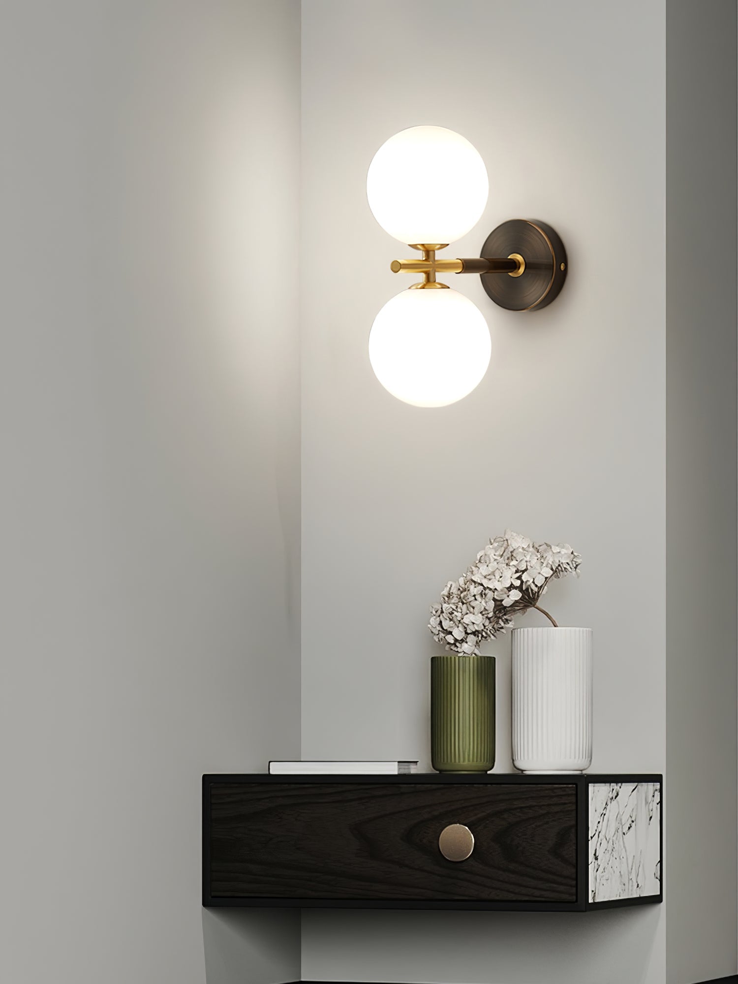 Applique Murale en Or Design Élégant - Luxe Mondial et Éclairage LED Durable